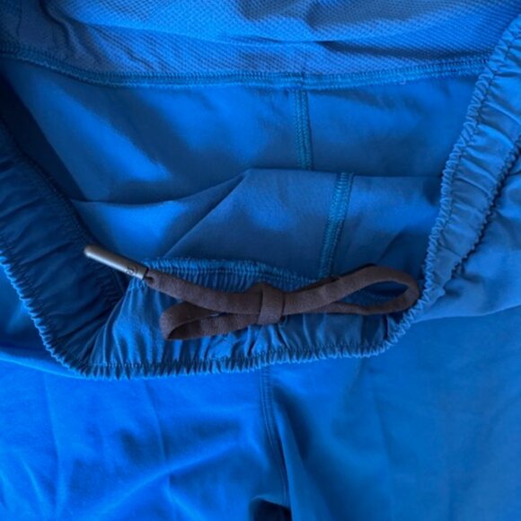 Lululemon Men's 7" Inseam Unlined Teal Blue Shorts EUC Large - Picture 2 of 7